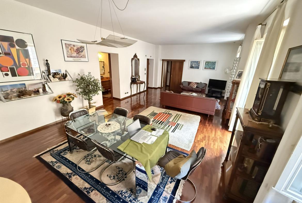 Ampio cinque locali adiacenze Corso Marconi