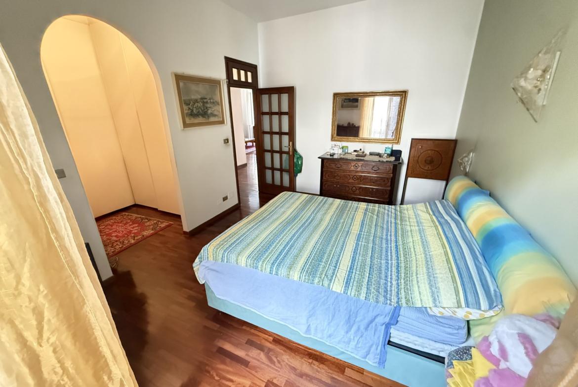 Ampio cinque locali adiacenze Corso Marconi