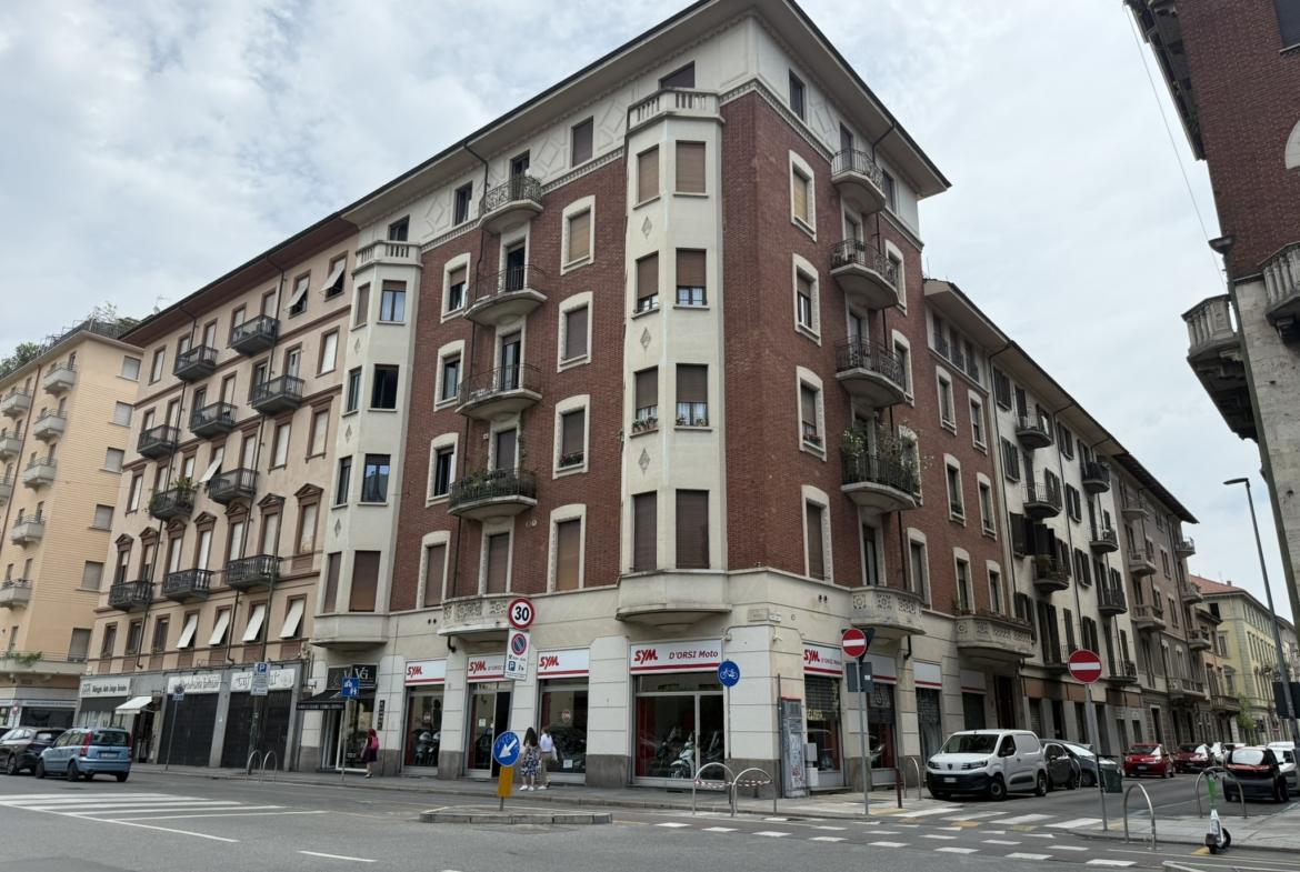 Ampio cinque locali adiacenze Corso Marconi