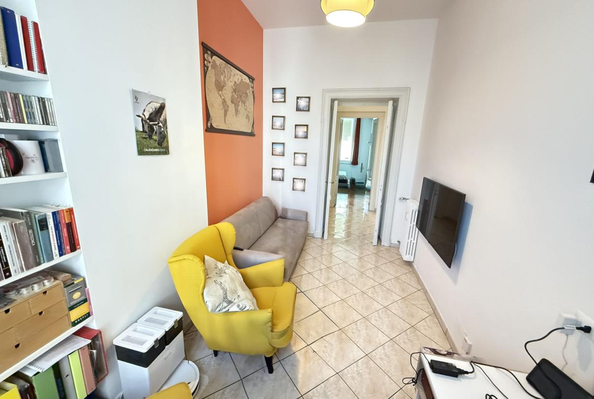 Signorile quadrilocale ristrutturato in Via Nizza