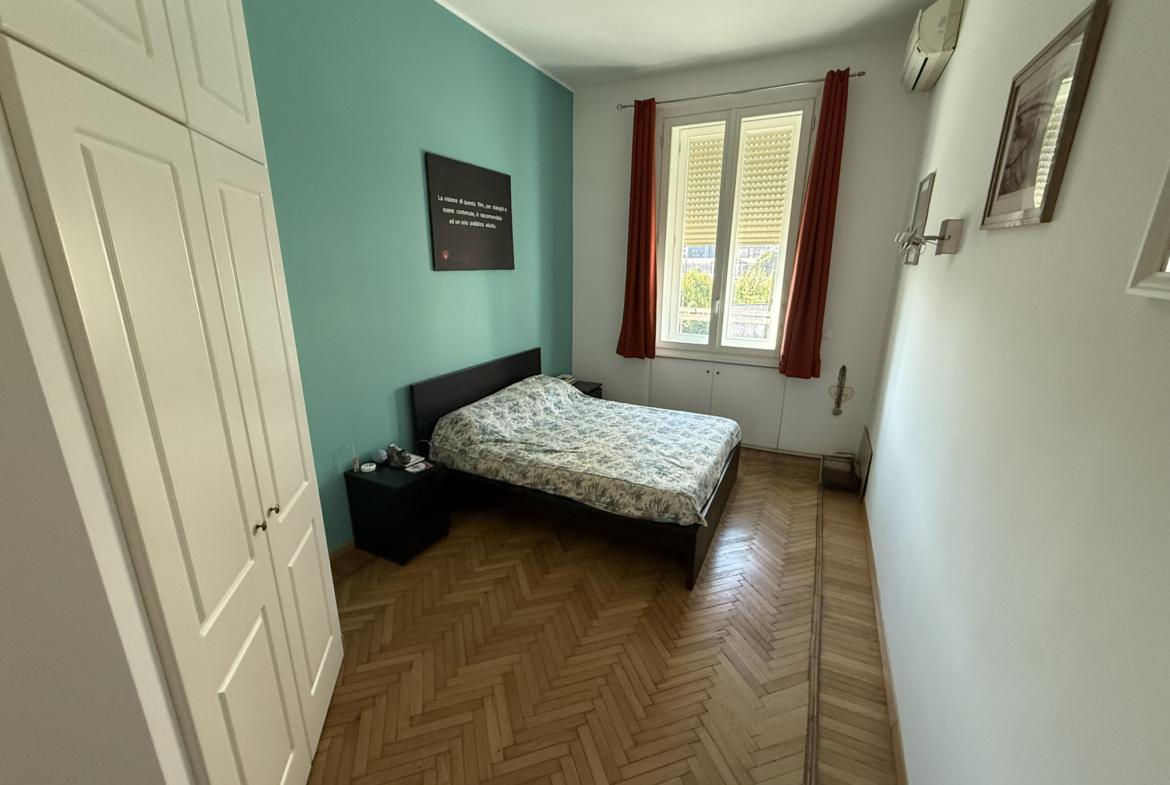 Signorile quadrilocale ristrutturato in Via Nizza