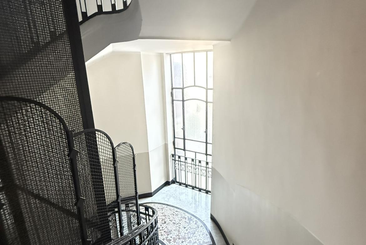 Signorile quadrilocale ristrutturato in Via Nizza