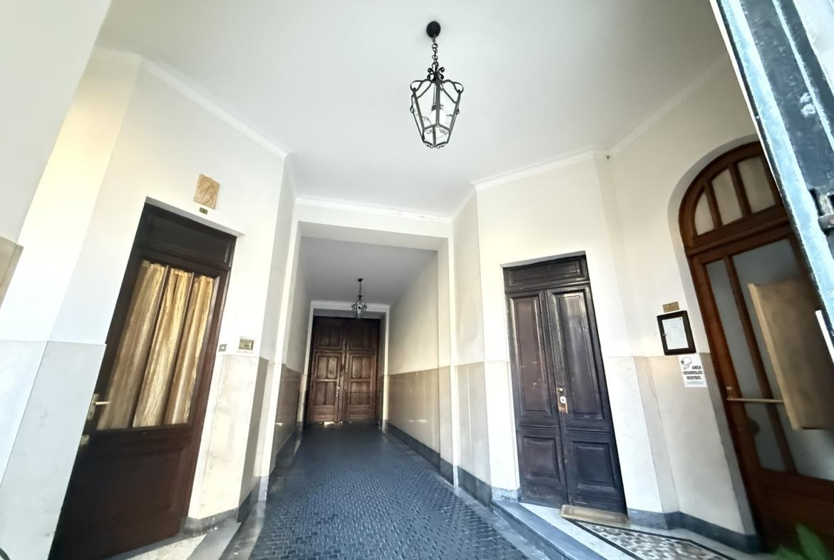 Signorile quadrilocale ristrutturato in Via Nizza