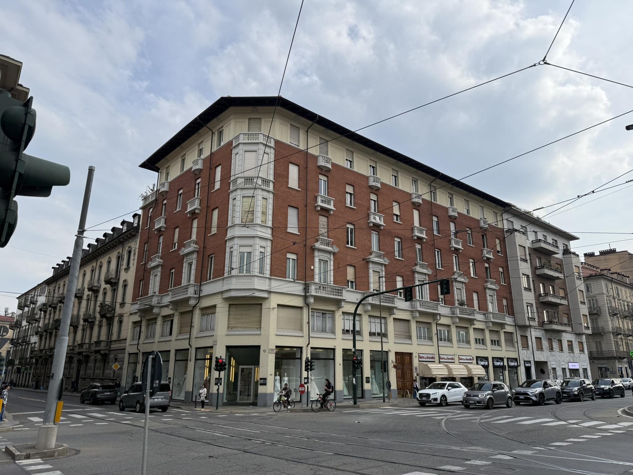 san salvario via valperga caluso via nizza trilocale ristrutturato circa 110 mq _ 41 Signorile quadrilocale ristrutturato in Via Nizza