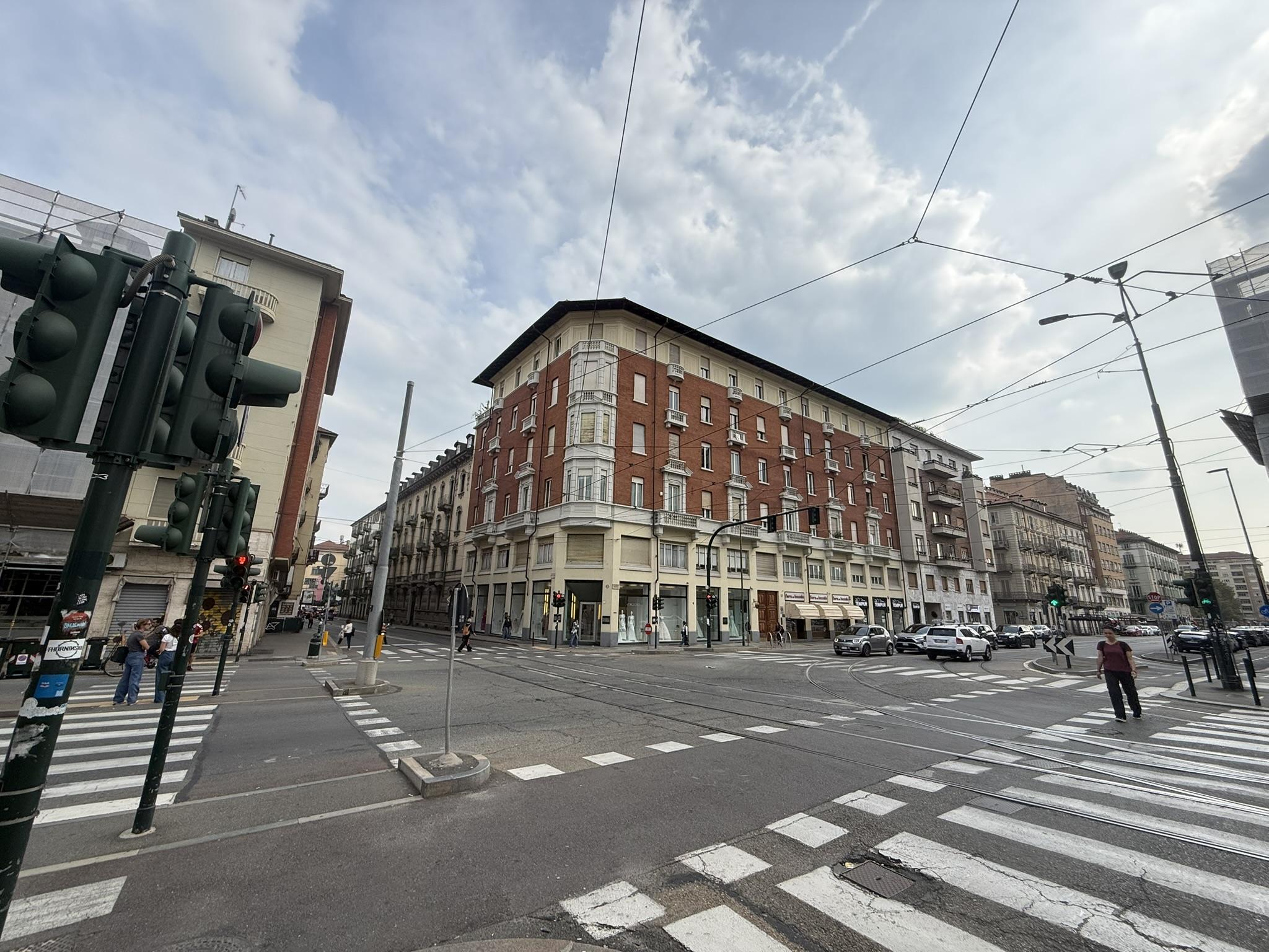 san salvario via valperga caluso via nizza trilocale ristrutturato circa 110 mq _ 42 Signorile quadrilocale ristrutturato in Via Nizza